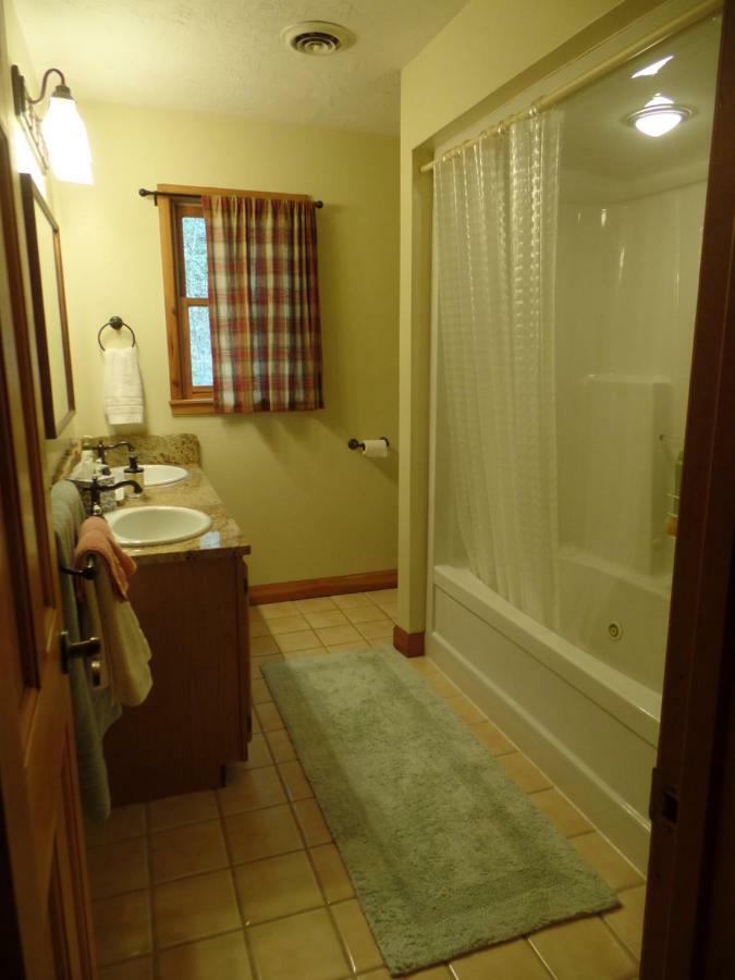 Creekside Paradise Bed And Breakfast Robbinsville Exterior photo