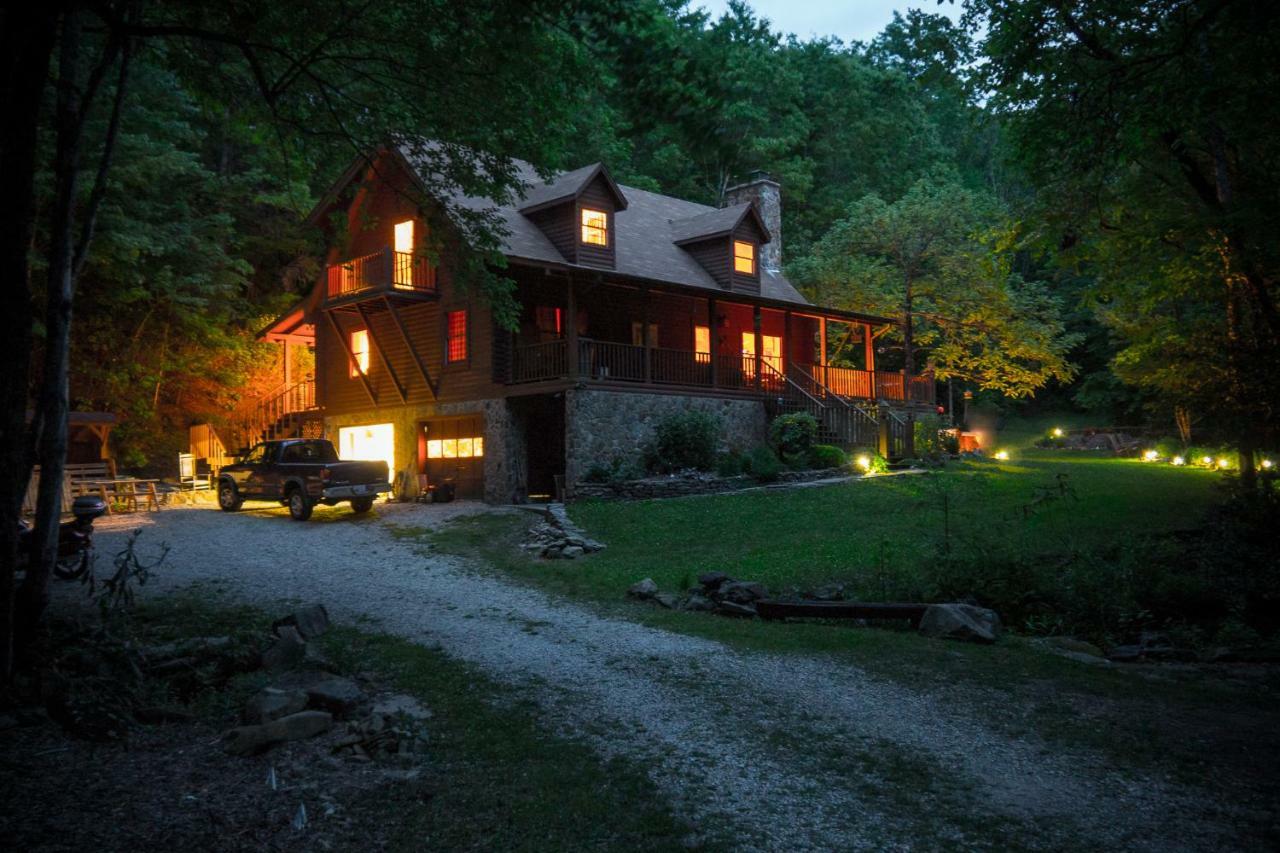 Creekside Paradise Bed And Breakfast Robbinsville Exterior photo